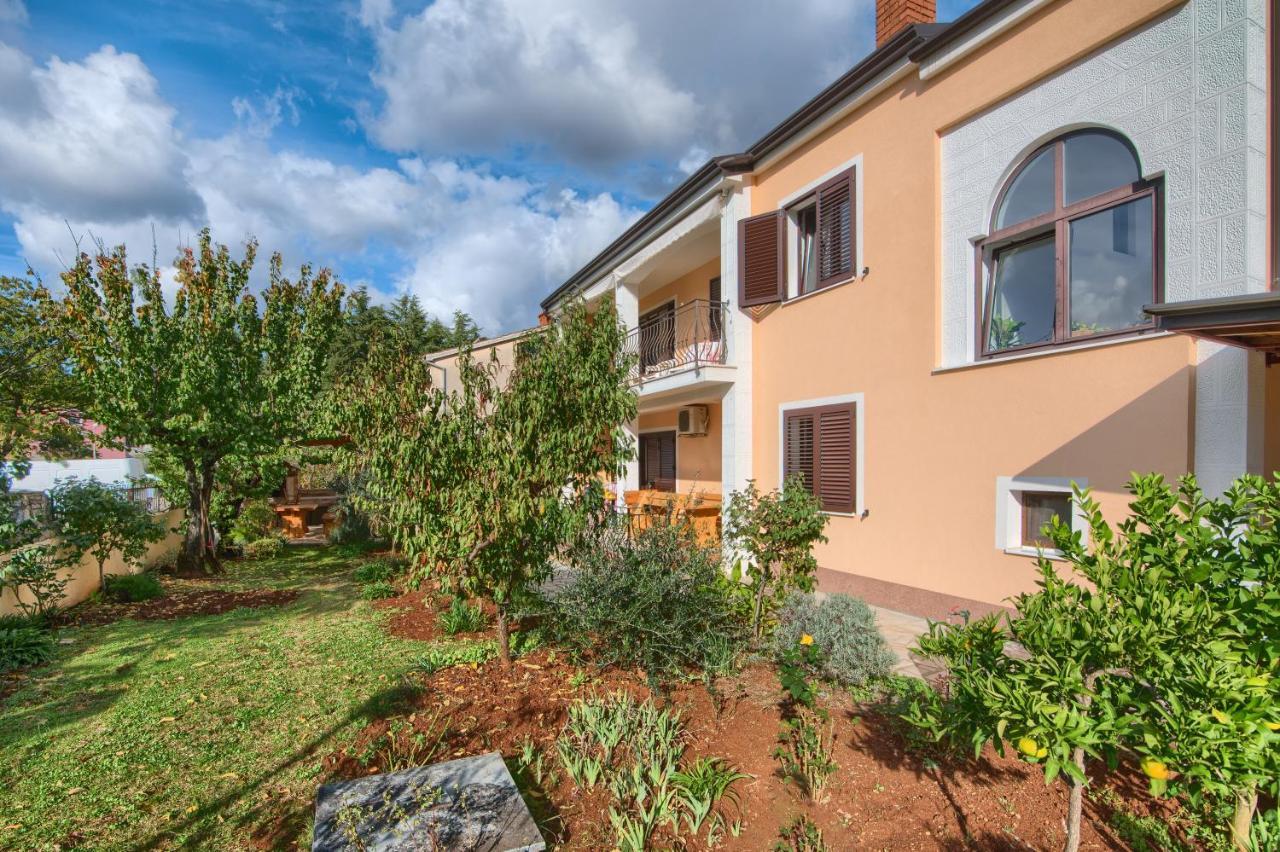 Guest house Vera Savic 3*